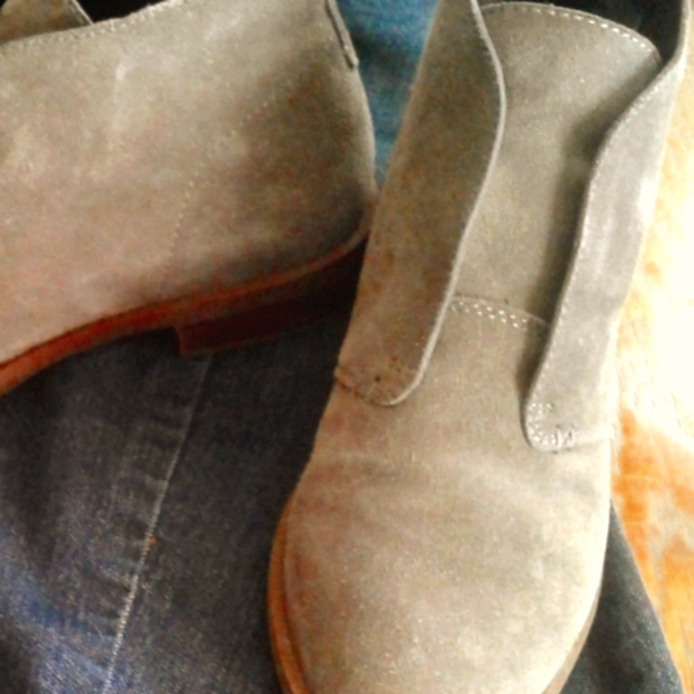 Franco  Sarto Booties 6 Taupe Suede